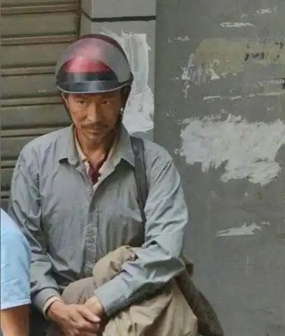 男星扮农民工有多像刘德华的手,郭富城的烟,都输给了他