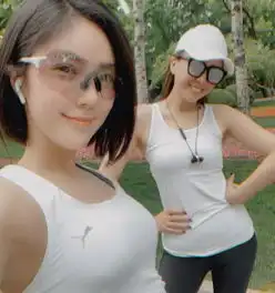 女星赵奕欢携闺蜜晨跑健身,少女气息十足,粉丝我很喜欢
