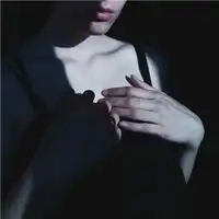 完美身材女生头像性感女生秀身材的头像图片