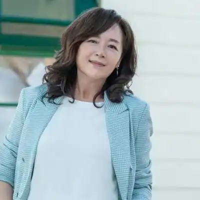 26岁的恬妞嫁给印尼富豪,结婚当晚,才知道老公可以娶二房