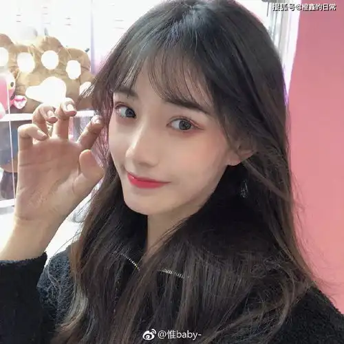 斗鱼主播乔碧萝殿下盗图于惟baby