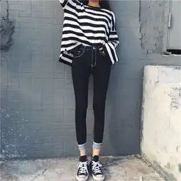谁说一定要大长腿才显瘦牛仔裤才是女生必备款