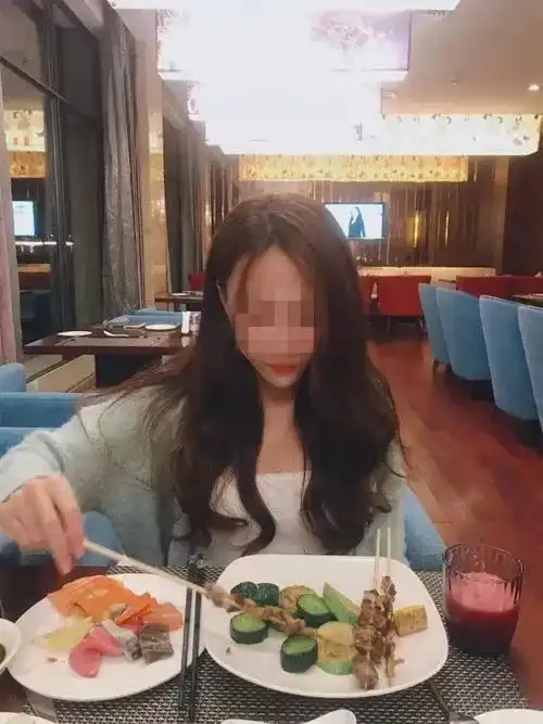 索赔5万元绵阳姑娘突然发现,大街小巷都有她的照片