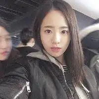 霸气小姐姐头像社会手机遮脸坐着