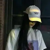 qq女生头像穿白色衣服