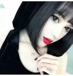 广东网红model样靓身材正,激似暗黑版芭比娃娃估唔到素颜系咁嘅