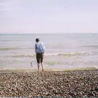 推荐几个有意境的男头像