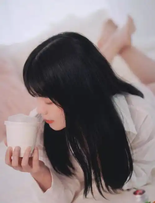 当男性看到异性,就想和对方发生性关系因为性的吸引力起作用