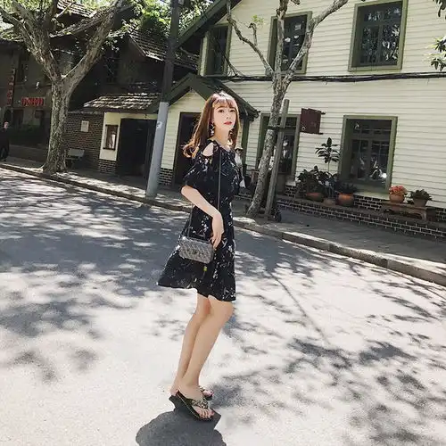 时尚清新的连衣裙,优雅大气,尽显甜美气质