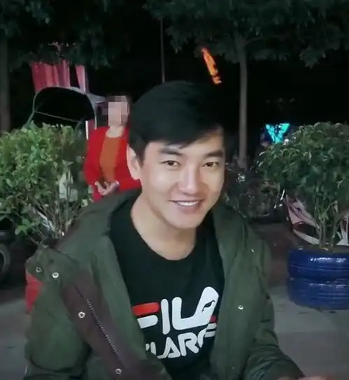 巴啦啦小魔仙游乐,唯一男主发福变沧桑,看到近照引网友泪奔