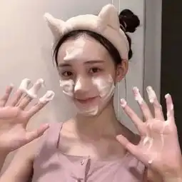 头像你们什么都有,我只有一堆烟头和火辣的酒