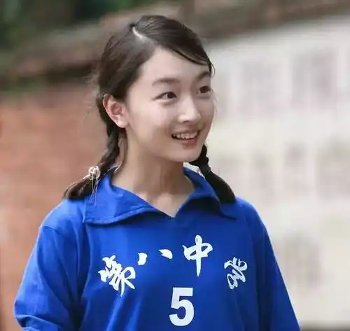 拒演绝世美女的周冬雨,靠的不是人设是个性