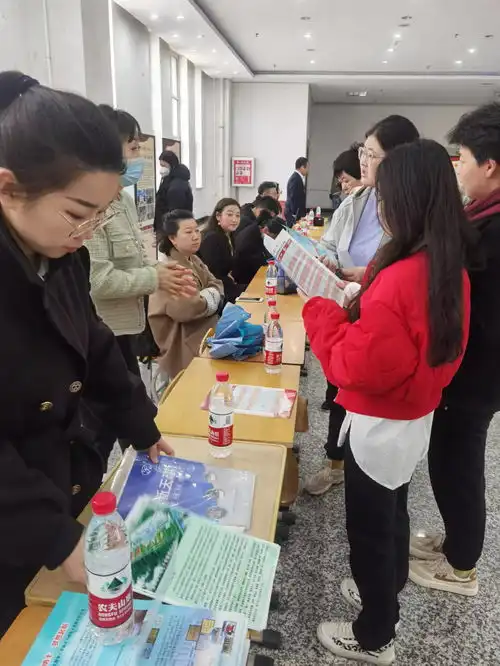 学校举办阜新市2023年女大学生专场招聘会