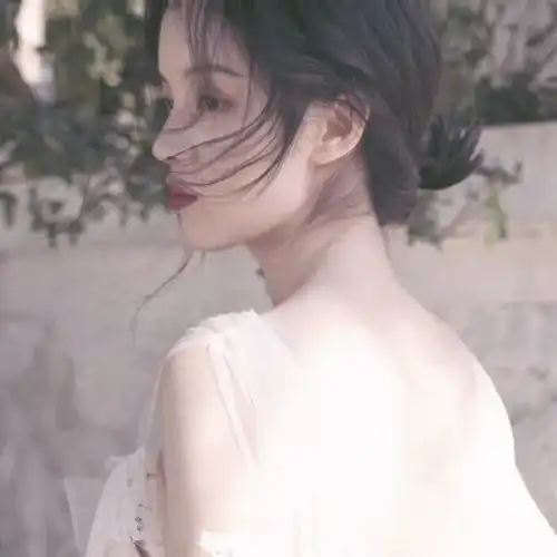 女生头像侧脸头像