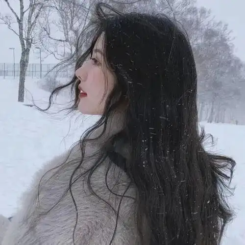 女生头像日落好看还是雪好看