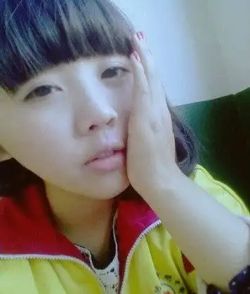 网友晒心中最美校服女生