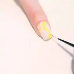 少女系美甲马卡龙色条纹美甲教程