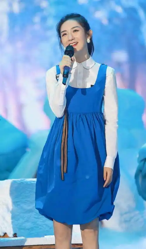 谢娜还让不让其他女生活39岁偷穿00后气球裙,嫩得过分