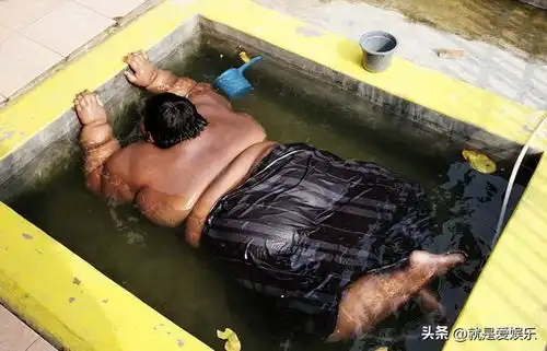 印尼10岁男孩重400斤听到活不过15岁后,三年减重212斤,今怎样