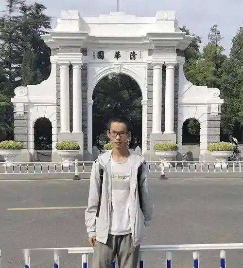 搬砖男孩林万东高考713分,称上清华不如搬砖,如今咋样了