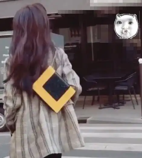 抖音小姐姐背影神似温婉,转过脸撞脸张予曦,新一代绝世美女