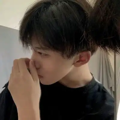 禾白ins风干净男头后来笨手笨脚男生头像我要个性网