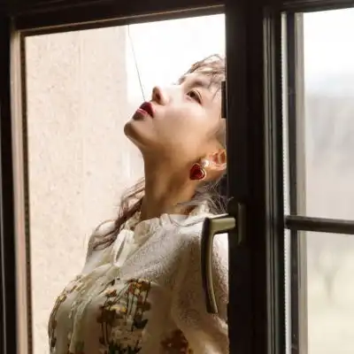 祁安辞复古唯美女生头像总有一微信头像我要个性网