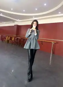 美女大学生最爱lol和闺蜜开黑被男友辅助