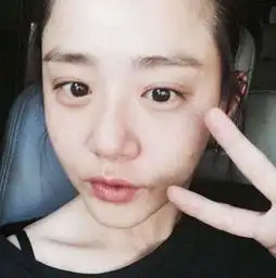 少女时代范冰冰iu杨幂中韩女星自拍照谁更美