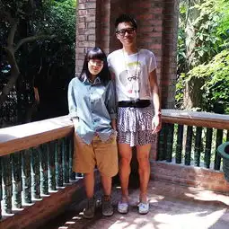 大学生情侣换装拍照男穿黑丝短裙图片18游侠图库