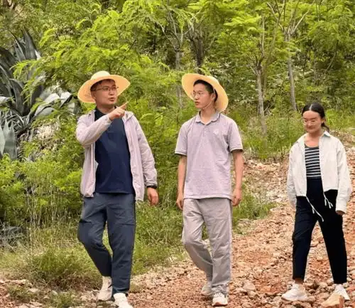 高考713分的搬砖男孩,被嘲考入清华也没用,如今怎么样了