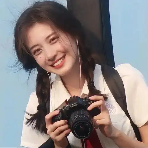 高级感温柔女生头像08