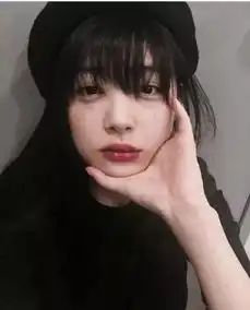 以前清纯的崔雪莉,谈个恋爱怎么就变成了画风奇怪的吸毒少女