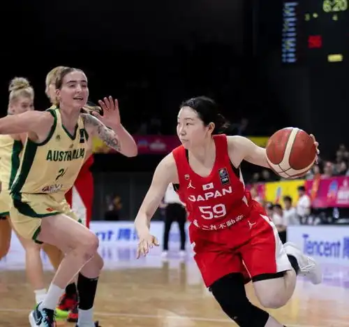 中国女篮3连胜高兴早了亚洲最大劲敌横空出世,横扫打哭世界第3