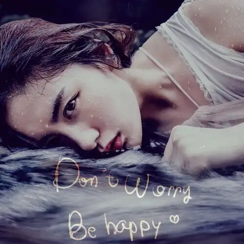 女生头像完全是自己合成