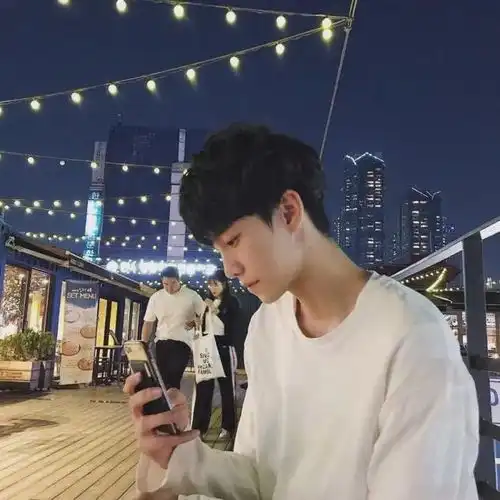 不露正脸的男生拍照姿势,2020年做个温暖的人