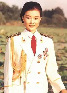 解放军中十大美女明星湖南宋祖英等5人上榜