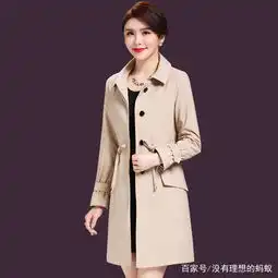 女人别老穿毛衣,现流行时尚风衣,气质高雅又迷人