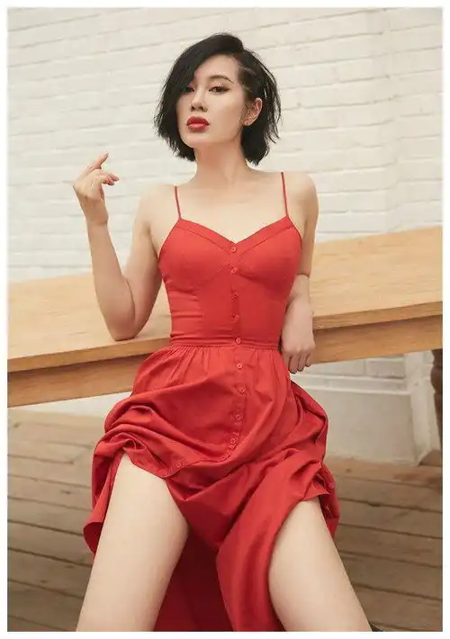 把黄渤吻到害羞,与张雨绮前夫相恋10年,43岁身价高达40亿
