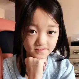 组图王菲12岁爱女李嫣晒自拍长腿吸睛p卡通帅哥相陪少女心满满