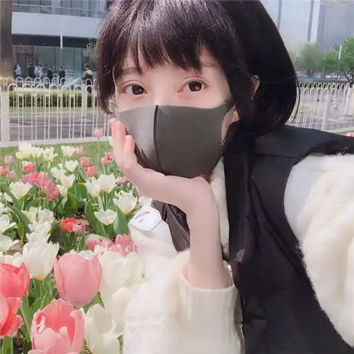 最美女主播穿华服亮相,上演气质佳人,网友关键还是脸小啊