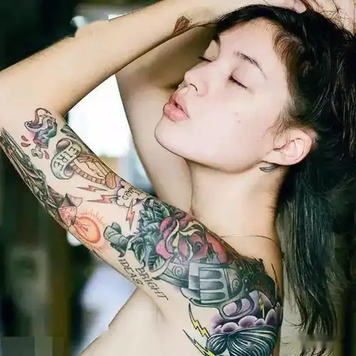 素有小安吉丽娜朱莉之称的超模,真的不简单