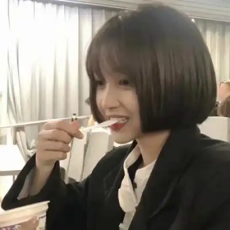 真人微信头像女生版生活不为任何人停留