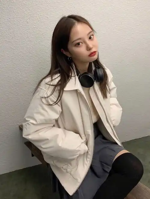猫相女孩的日常搭配怕要火遍街头了,可盐可甜,男生无法抗拒