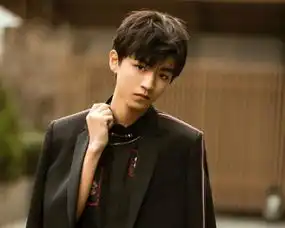tfboys王俊凯幼时照片全过程从呆萌到帅爆