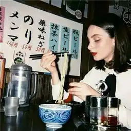 2018最火微信女生头像霸气欧美范最终总会冷冷淡淡你厌我倦