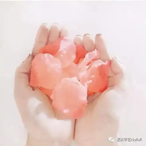 2019流行色珊瑚橙美甲,开启锦鲤年