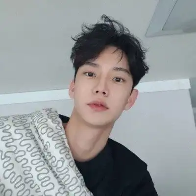 一套男生头像真实8张男生图片高清生活照