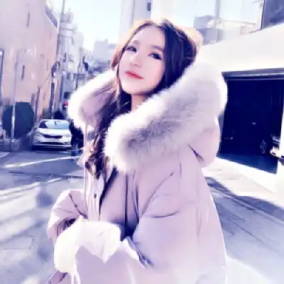 年轻的美女头像时尚苗条美女太有气质了