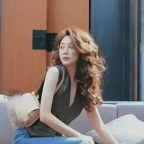 人世间两年后,殷桃的t恤,宋佳的假发,谁赢了